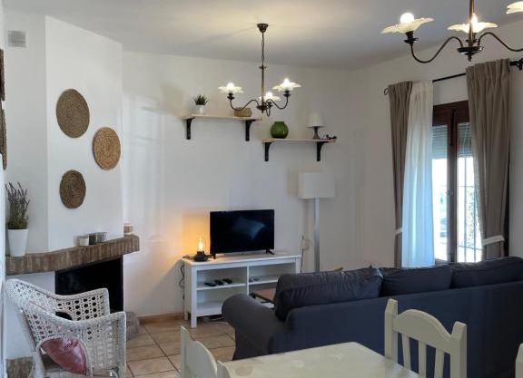 Agradable casa rural con chimenea en interior