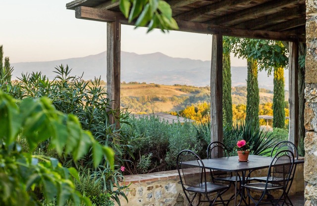 Agriturismo "La Cisterna" with Pool, Wi-Fi & Garden