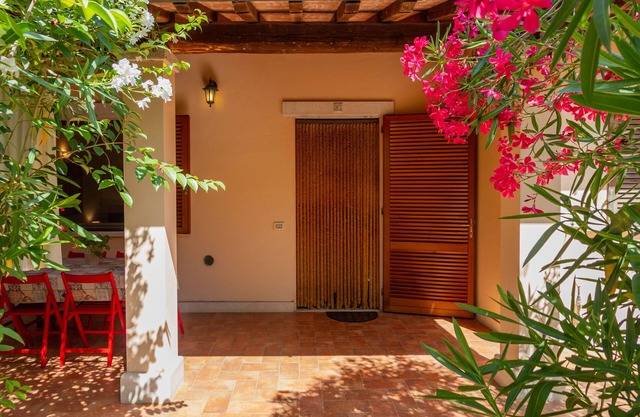 Agriturismo "Bilo Camelia" with Pool, Wi-Fi & Garden
