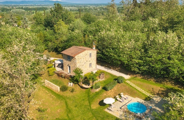 Ai Due Cuori 4, Emma Villas