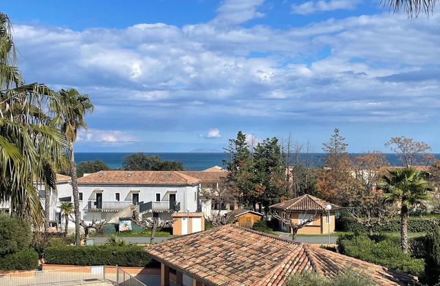 Air-conditioned apartment with sea view and swimming pool 200 m from the beach - Linguizzetta CORSE