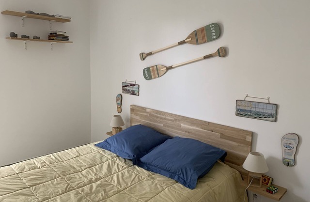 Air-conditioned ground-floor apartment with garden