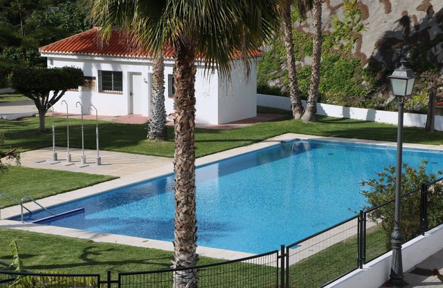 AIR CONDITIONED HOUSE POOL PARKING WIFI NEAR THE CENTER AND BEACH ALMUÑECAR.
