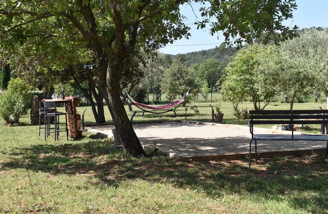 Air-conditioned Villa l'Oustalet with private pool and hammock