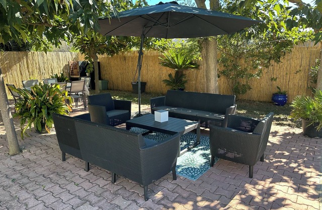Air-conditioned villa/pool, quiet and shady, close to the sea, ideal for families