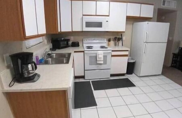 Airy Tucson Retreat | Modern, Cozy, Near U of A