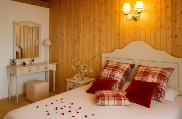 Aithra Luxury Suites, Superior Lakeview Suite