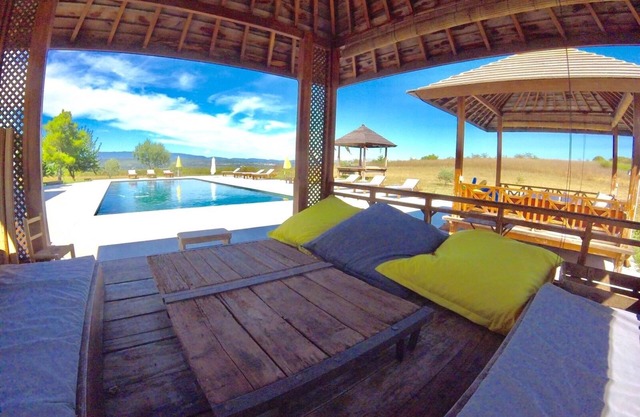 AIX EN PROVENCE BEAUTIFUL BASTIDE NEAR LUBERON, BREATHTAKING VIEW !