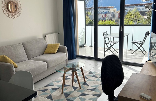 Aix-les-Bains T2 new residence contemporary decoration