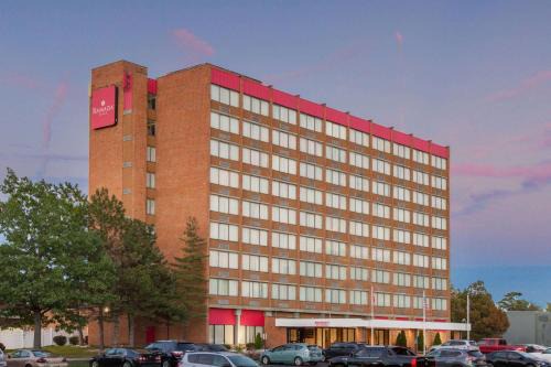 Albany Plaza Hotel
