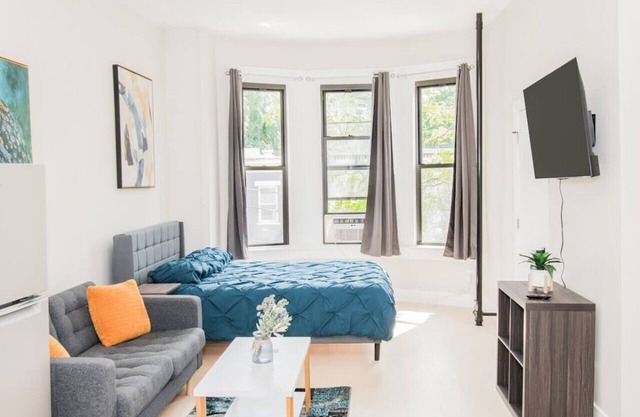 Albany Studio w/Kitchen, WiFi, Game Room, Fitness Center & Near Capitol