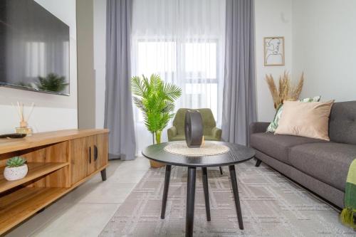 #AlimamaSpaces Buko's Greenlee Apartment