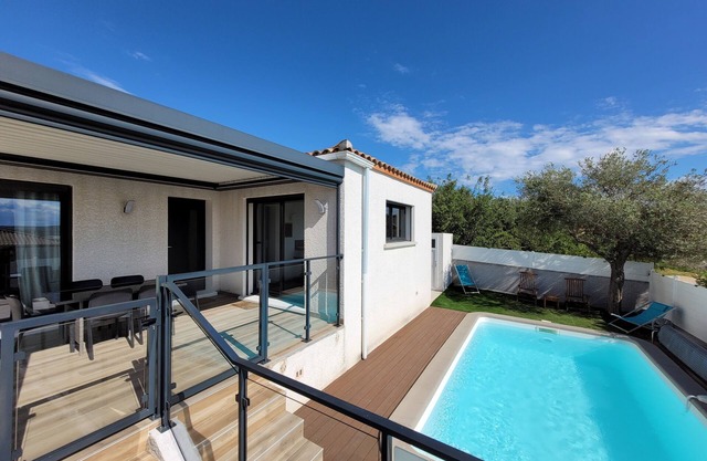 ALL COMFORT, CLOSE TO THE BEACH with PRIVATE SWIMMING POOL and PÉTANQUE COURSE