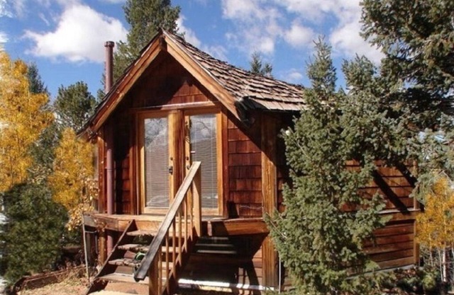 All Fees Included-Romantic Mountain Getaway Honeymooner Cozy Cottage w/Hot tub.