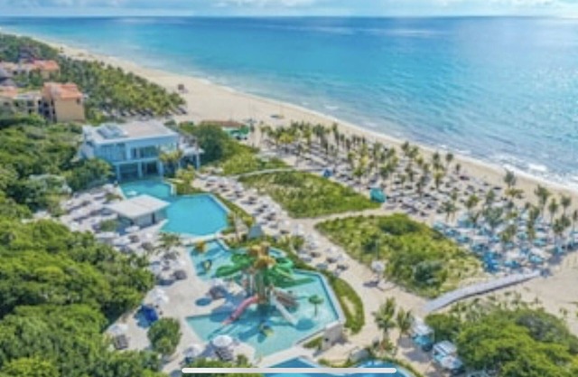 All-Inclusive on the beach with VIP ACCESS Family Rivera Suite !