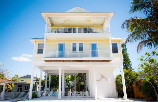 ALL NEW-Fully renovated! Steps to beach. Near Boca Grande. Great beaches/fishing