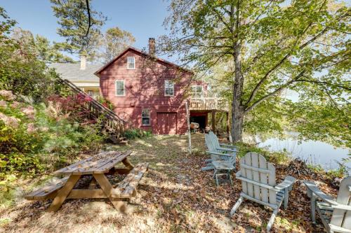 All-Season Lakefront Escape 8 Mi to Mount Sunapee