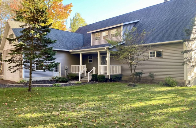 All Seasons Home On Cedar River Overlooking Schuss Mountain