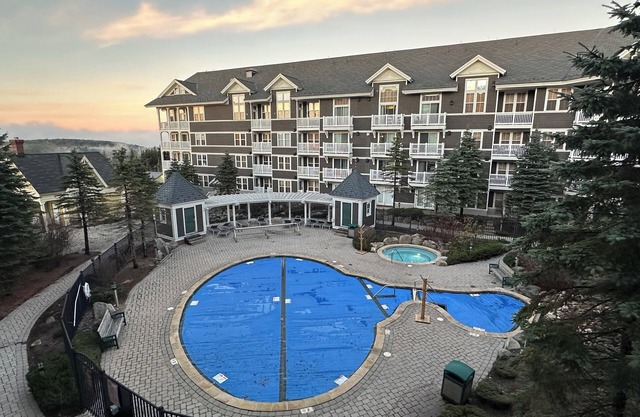 Allegheny Springs-Ski-in/Ski-out Mountain Oasis, Snowshoe WV