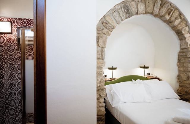 Alley effe| Petra: Corner of paradise in the heart of the historic center