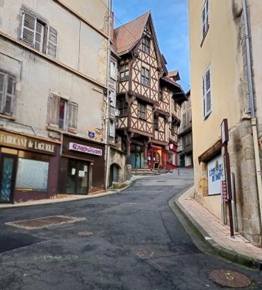 Allium Center Thiers - Clermont-Ferrand - Lyon - Free Parking - Self-check-in !