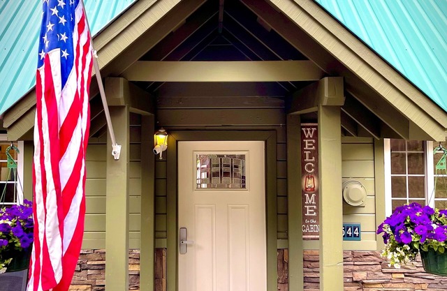 Almanor Lake House, Beach, Dock and Mooring Ball.