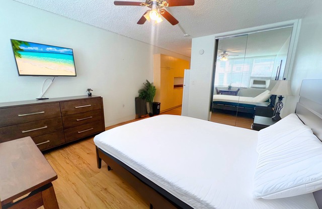 Aloha Waikiki Studio @ Ainahau Gardens