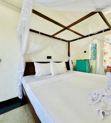 Alovera inn weligama