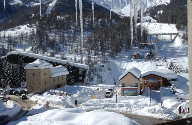 ALPES DU SUD DUPLEX WITH THREE BEDROOMS, Two bathrooms. Parking ss