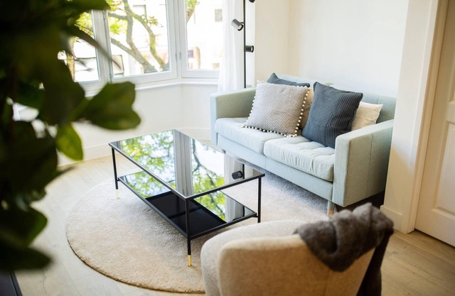 Alphabet 1BR Serviced Apartment -NB306-