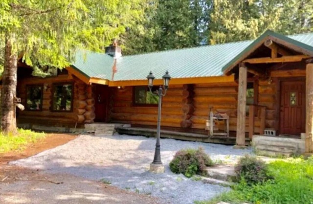 Alpine Cabin, Ashford