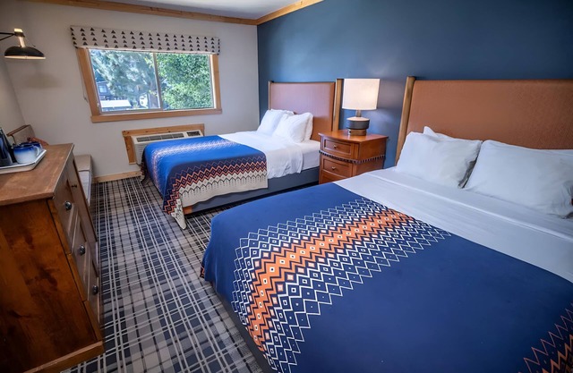 Alpine Room for Adventure Seekers Near Devils Postpile & Mammoth Ski Trails