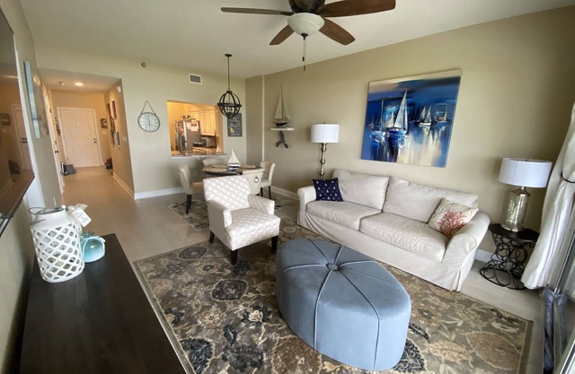 Amazing 2-bedroom beachfront condo