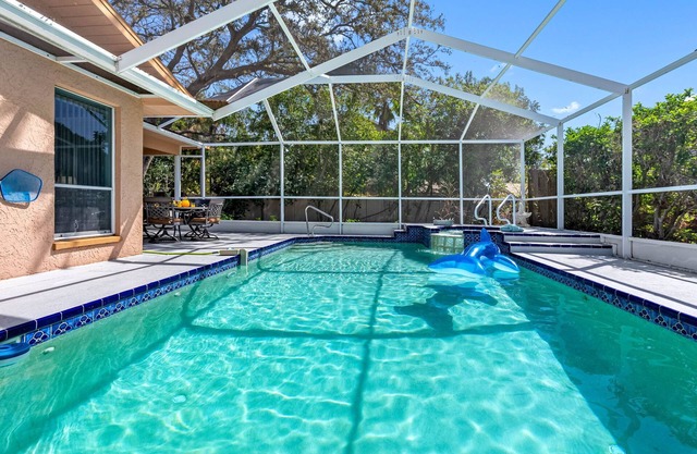 Amazing 3BR 2BA Pool House – Relax & Unwind!