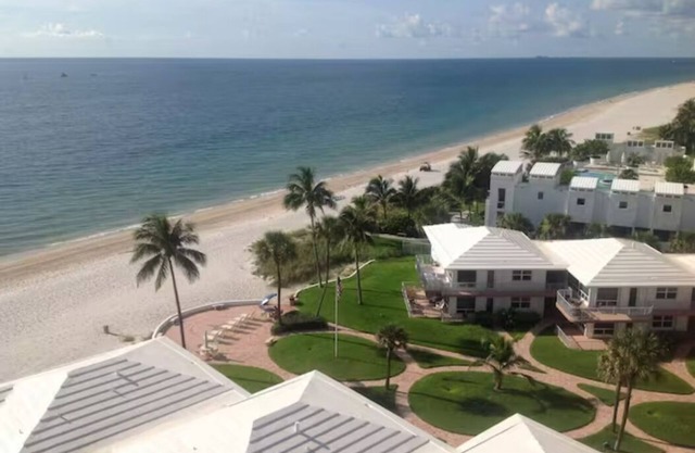 Amazing Beach Front Condo with Ocean Views