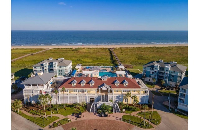 Amazing Beach Views From Porch/Beach Walk Over Steps Away/2 Pools & 2 Hot Tubs