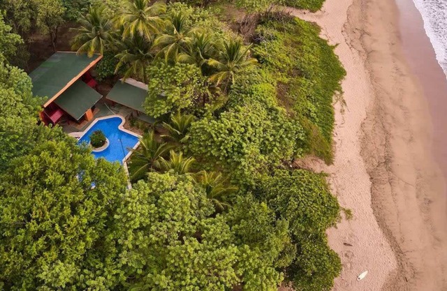 Amazing Beachfront Chalet with big private pool