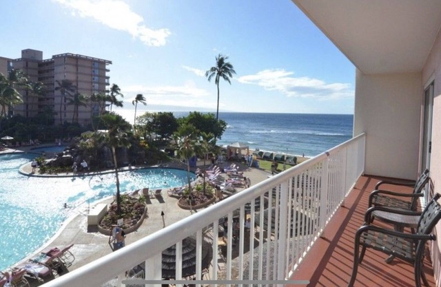 Amazing BeachFront Resort on Famous Kaanapali