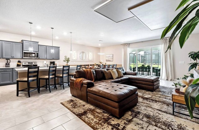 Amazing, Brand New 10BD/8BR for Up to 28 Guests
