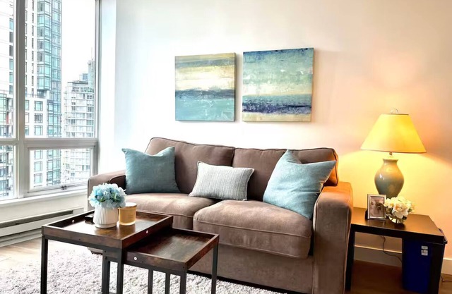 Amazing Coal Habour 1-Bedroom Condo with View!