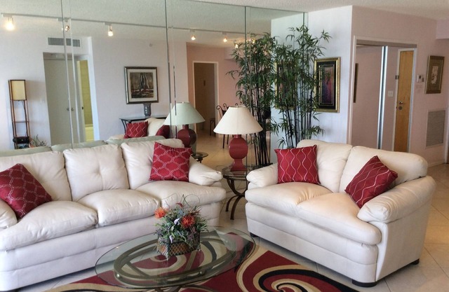Amazing condo on the beach, Surfside, Miami Beach, Ocean view