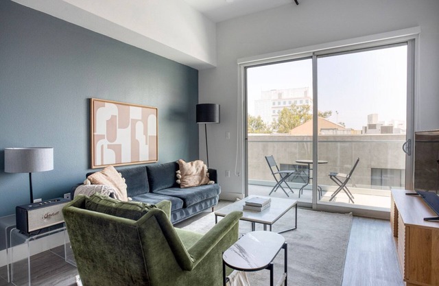 Amazing Culver City 1BR w/Gym & Pool, nr 405, by Blueground