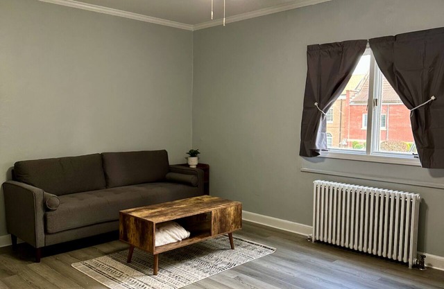 Amazing Downtown Location! Quiet & Spacious! #B