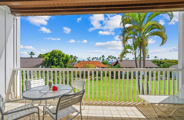 AMAZING location steps from the beach - Ohia Lehua Suite - AC, & PBAC included!