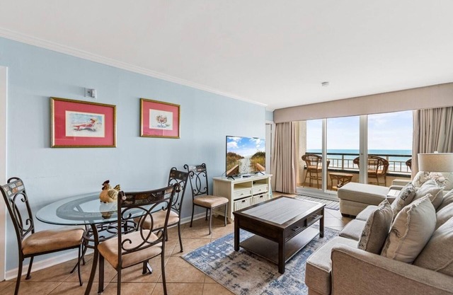 Amazing Oceanfront 2 Bdrm Condo 5th Floor