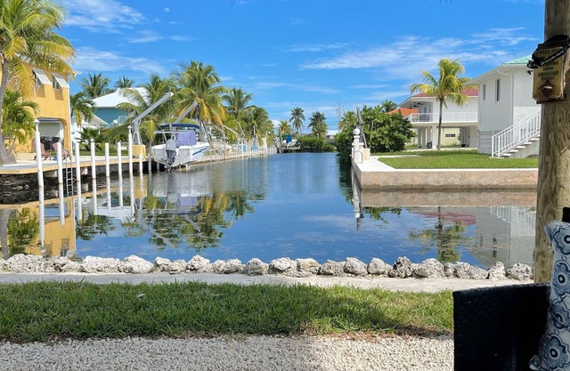 Amazing Pool & Canal Ground Level Home, Ocean access