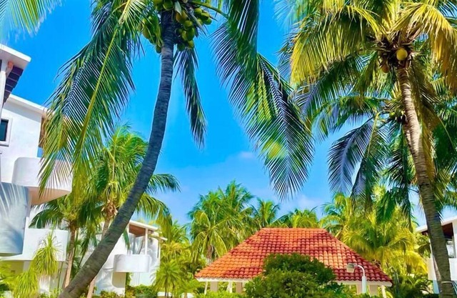 Amazing Private Condo - Quiet, Safe and ONLY 200 yards to Beach