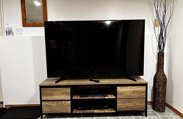 Amazing Views, Northern Lights, Stargazing Entire Guest Suite in Golden, BC Canada