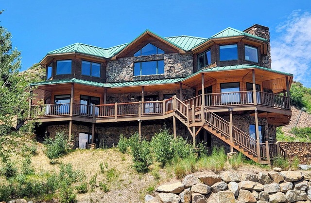 Amazing views all around at The Avalanche House!