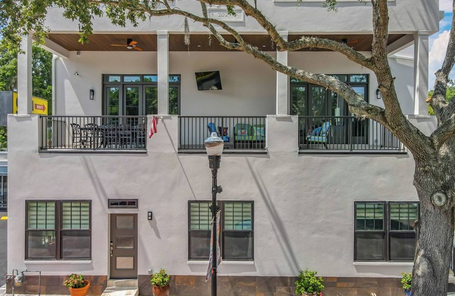 Amazing Walkability, Thornton Park suburb of Downtown Orlando walk to everything